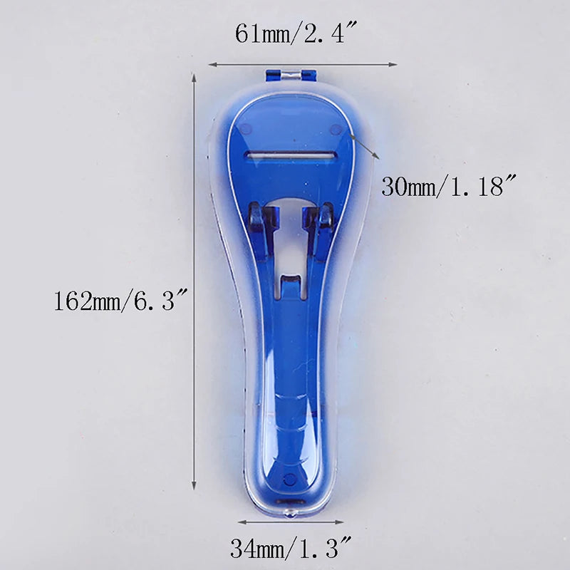 "Men's Travel Razor Case – Durable Plastic Shaver Holder for Safe Storage"